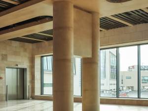 schick-architektur-beton-flughafen-frankfurt-03_original