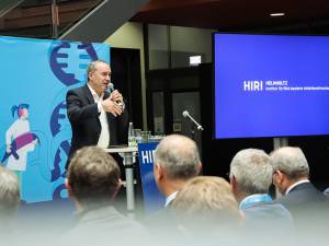 helmholtz-institut-wuerzburg-richtfest-05_original