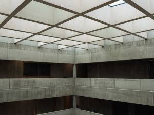 schulzentrum-hammelburg-sichtbeton-innen-02_original